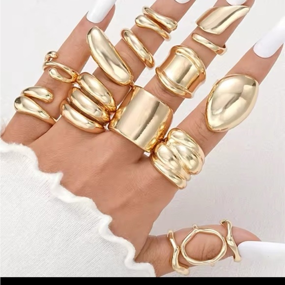 Jewelry - Gold Geometric Statement Rings Set
14 pc set
0491